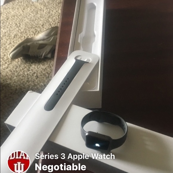 Brand New Series 3 Apple Watch 38 mm - Picture 2 of 3